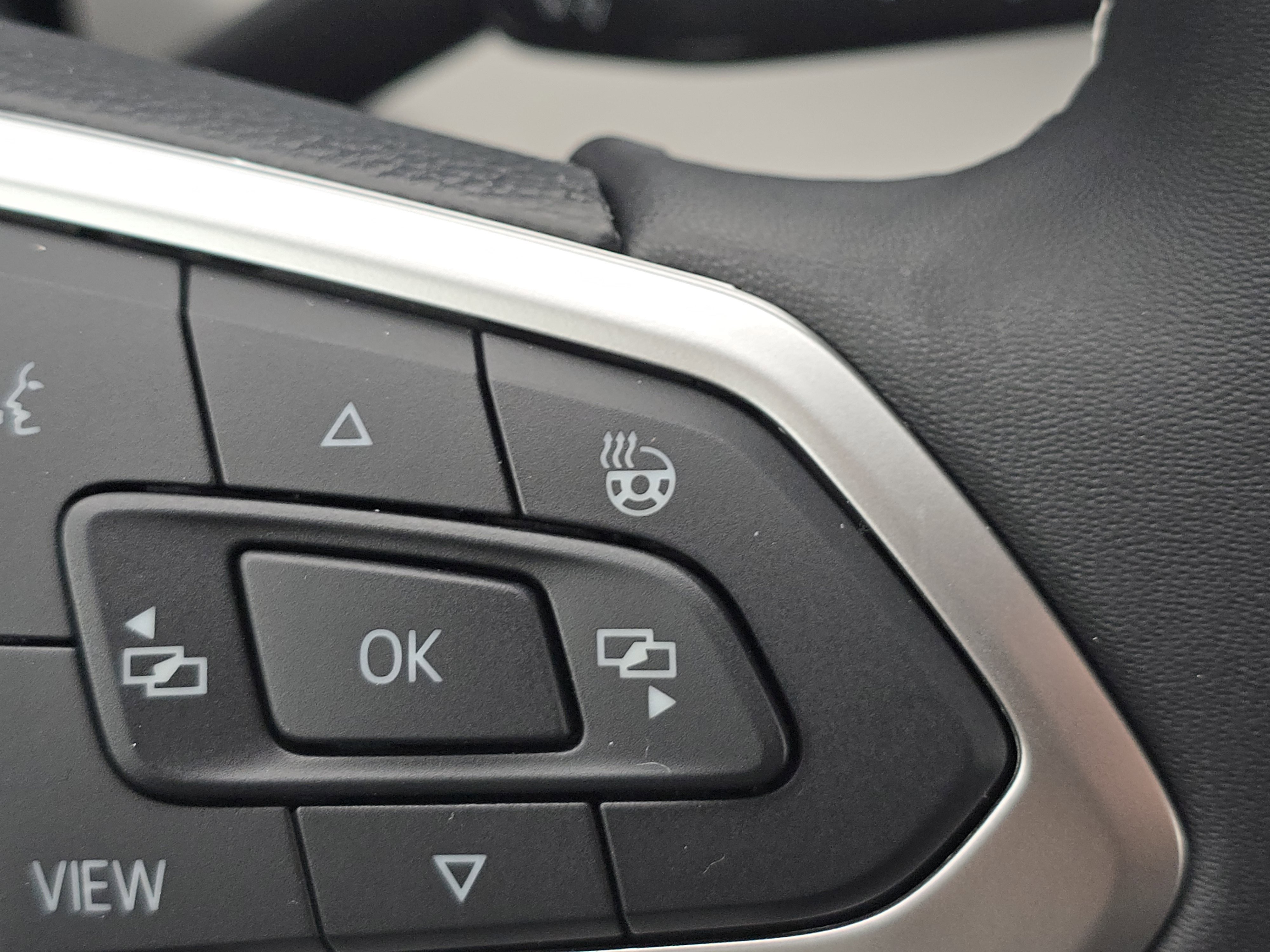 New 2026 Volkswagen Taos SE image 23