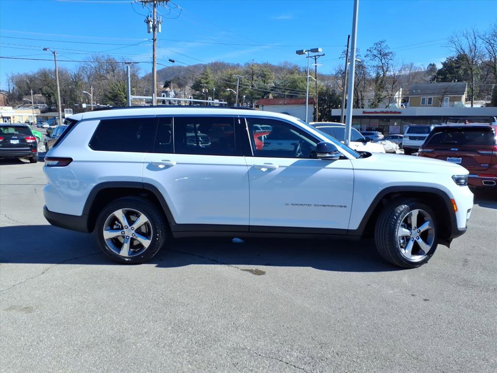 Used 2022 Jeep Grand Cherokee L Limited w/ Trailer Tow Group (B) image 3