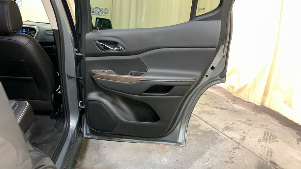 Used 2021 GMC Acadia Denali w/ Denali Technology Package image 16