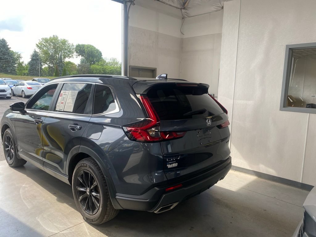 Used 2025 Honda CR-V Sport image 3