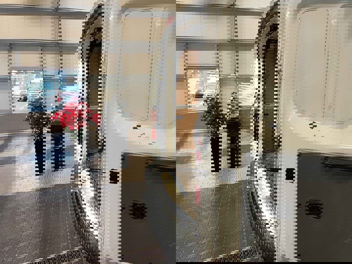 Used 2013 Nissan NV 2500 SV image 8