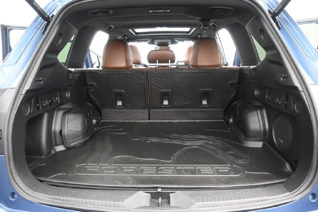 Used 2025 Subaru Forester Touring AWD/4WD image 29