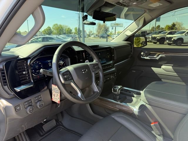 Used 2026 Chevrolet Silverado 1500 LT Trail Boss w/ LT Trail Boss Premium Package AWD/4WD image 9