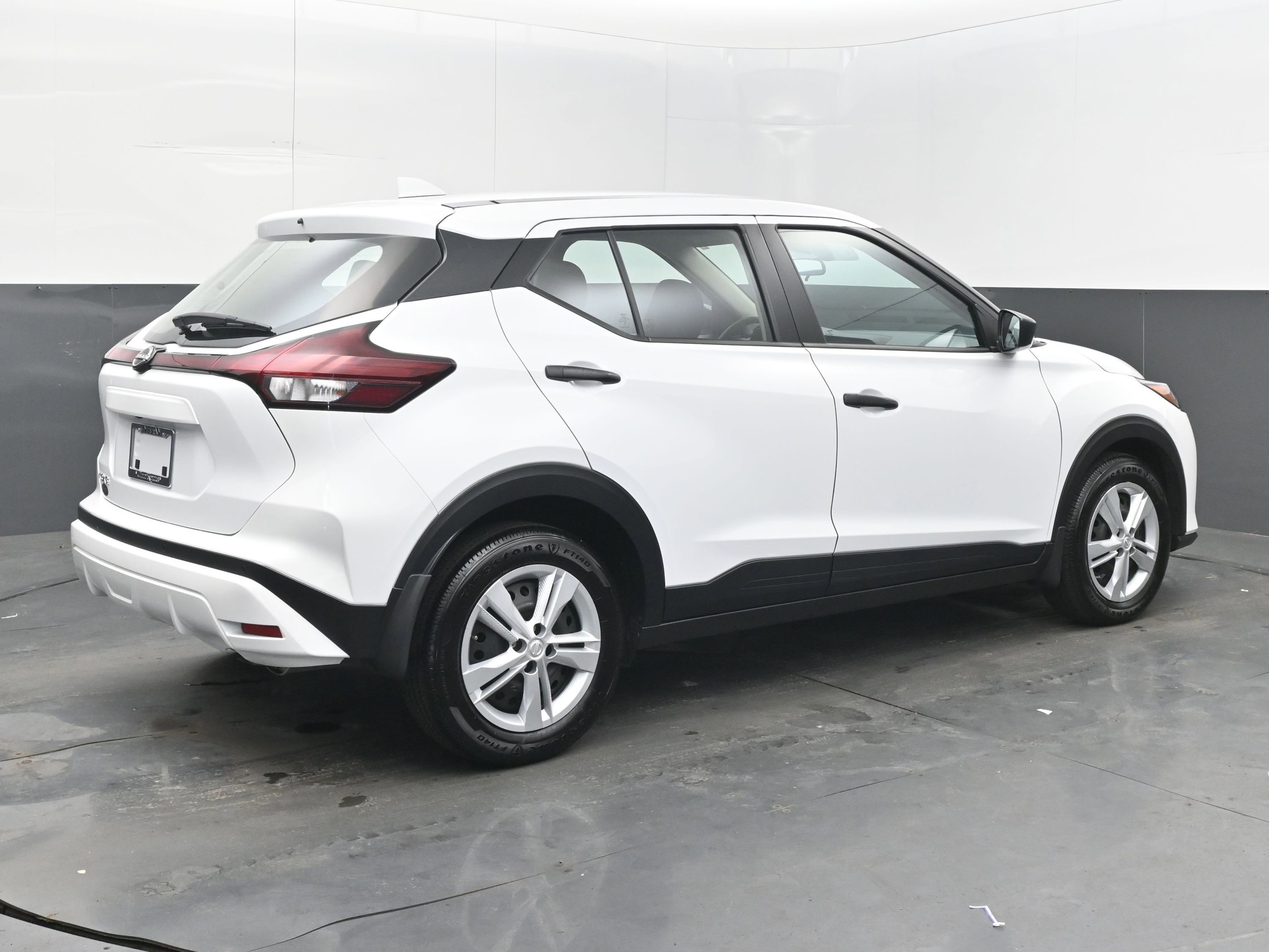 Certified 2025 Nissan Kicks Play S image 7