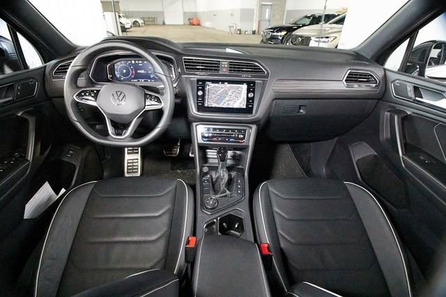 Used 2024 Volkswagen Tiguan SEL R-Line w/ MDO Package, Two-Row AWD/4WD image 6