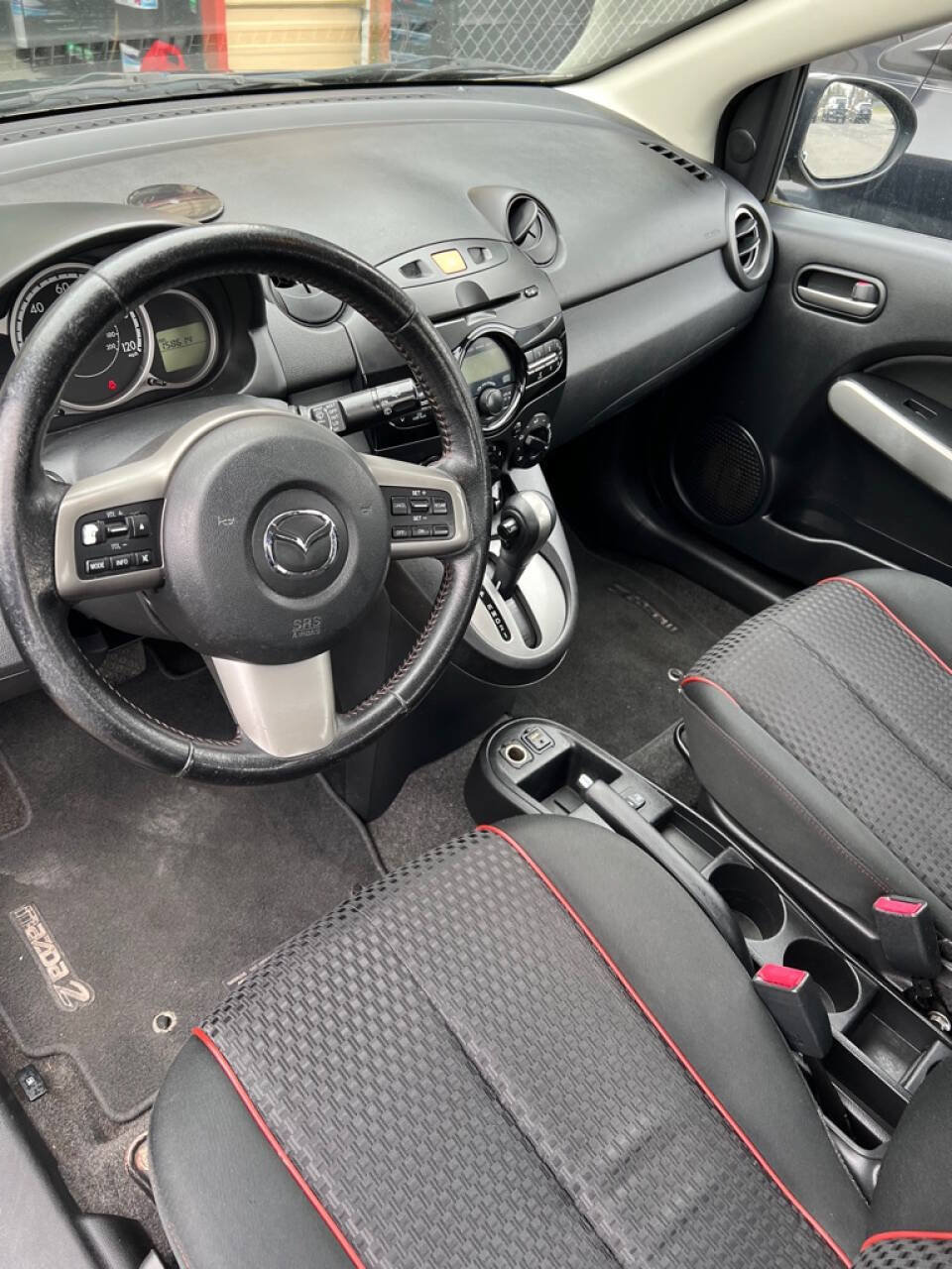 Used 2014 MAZDA MAZDA2 Touring FWD image 31