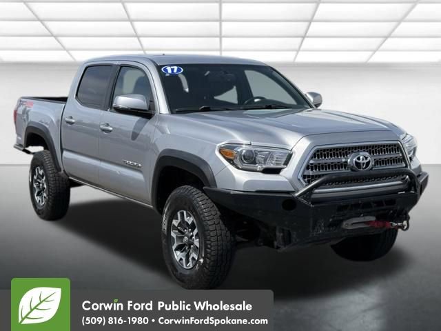 Used 2017 Toyota Tacoma TRD Off-Road AWD/4WD image 1