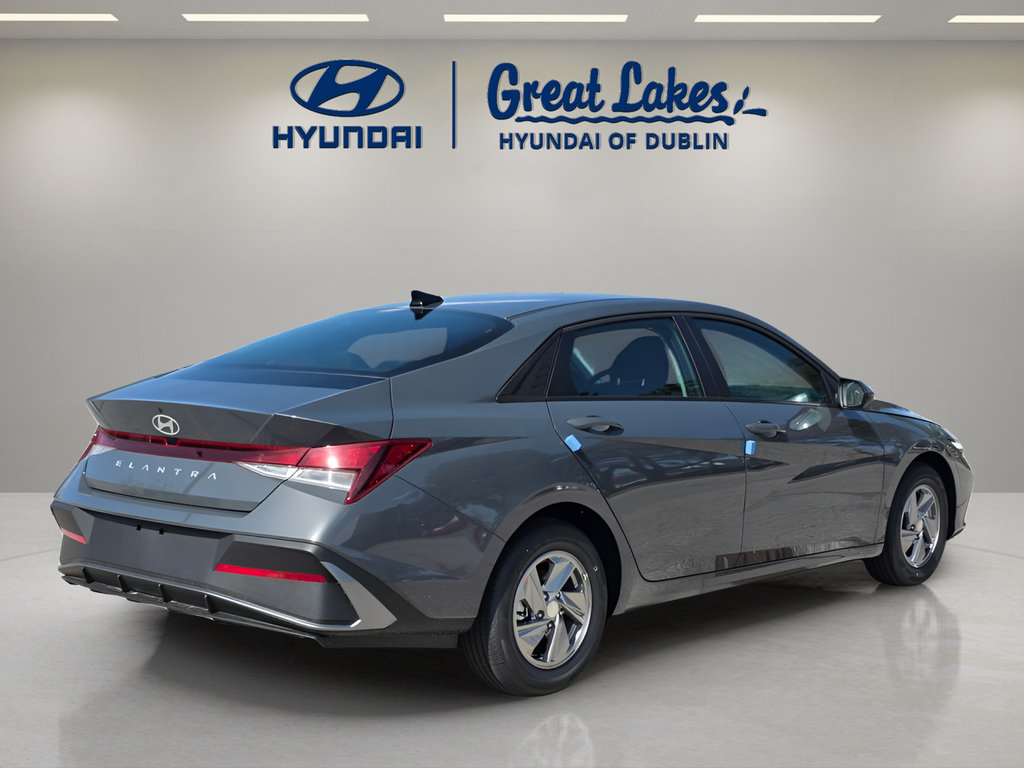 New 2026 Hyundai Elantra SE FWD image 5