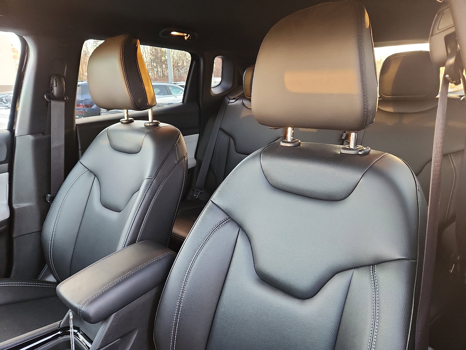 Used 2025 Jeep Compass Limited image 22