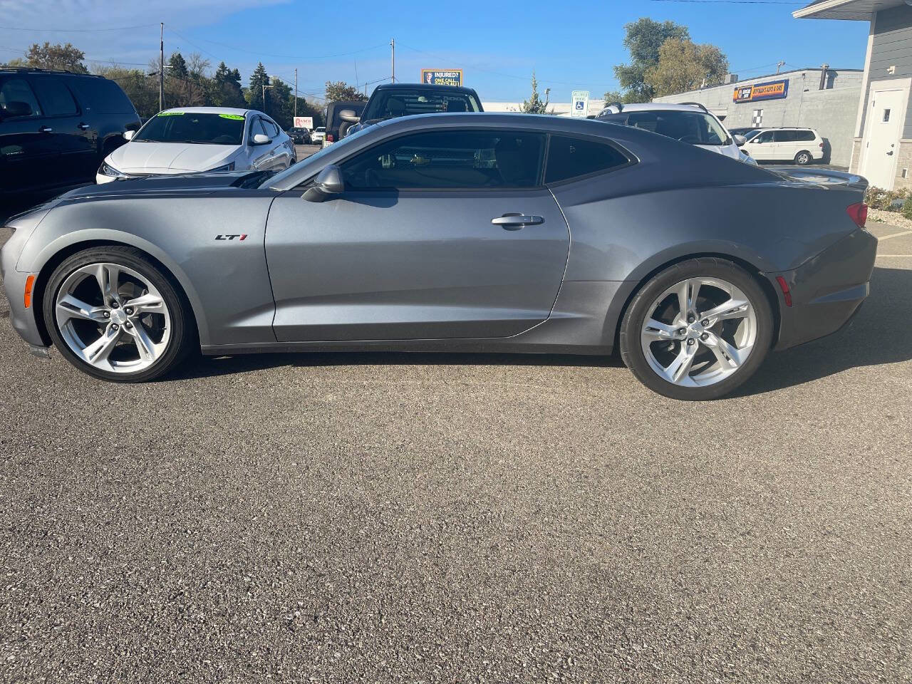 Used 2020 Chevrolet Camaro LT RWD image 2