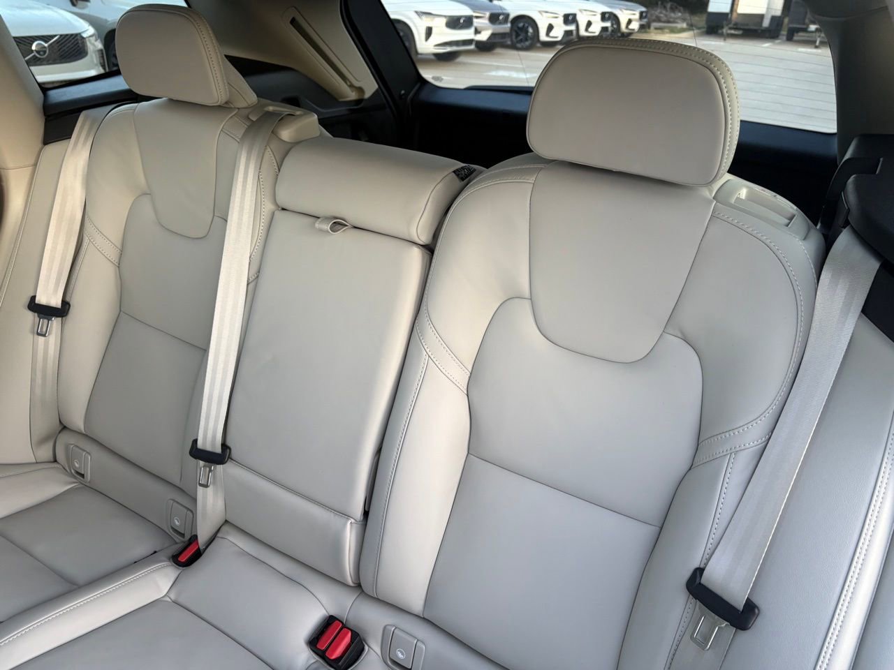 New 2026 Volvo XC60 B5 Ultra w/ Protection Package Premier image 24