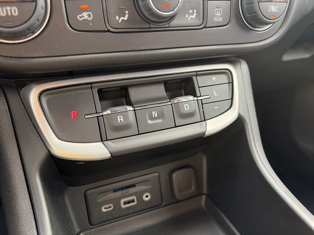 Used 2023 GMC Terrain SLT image 26