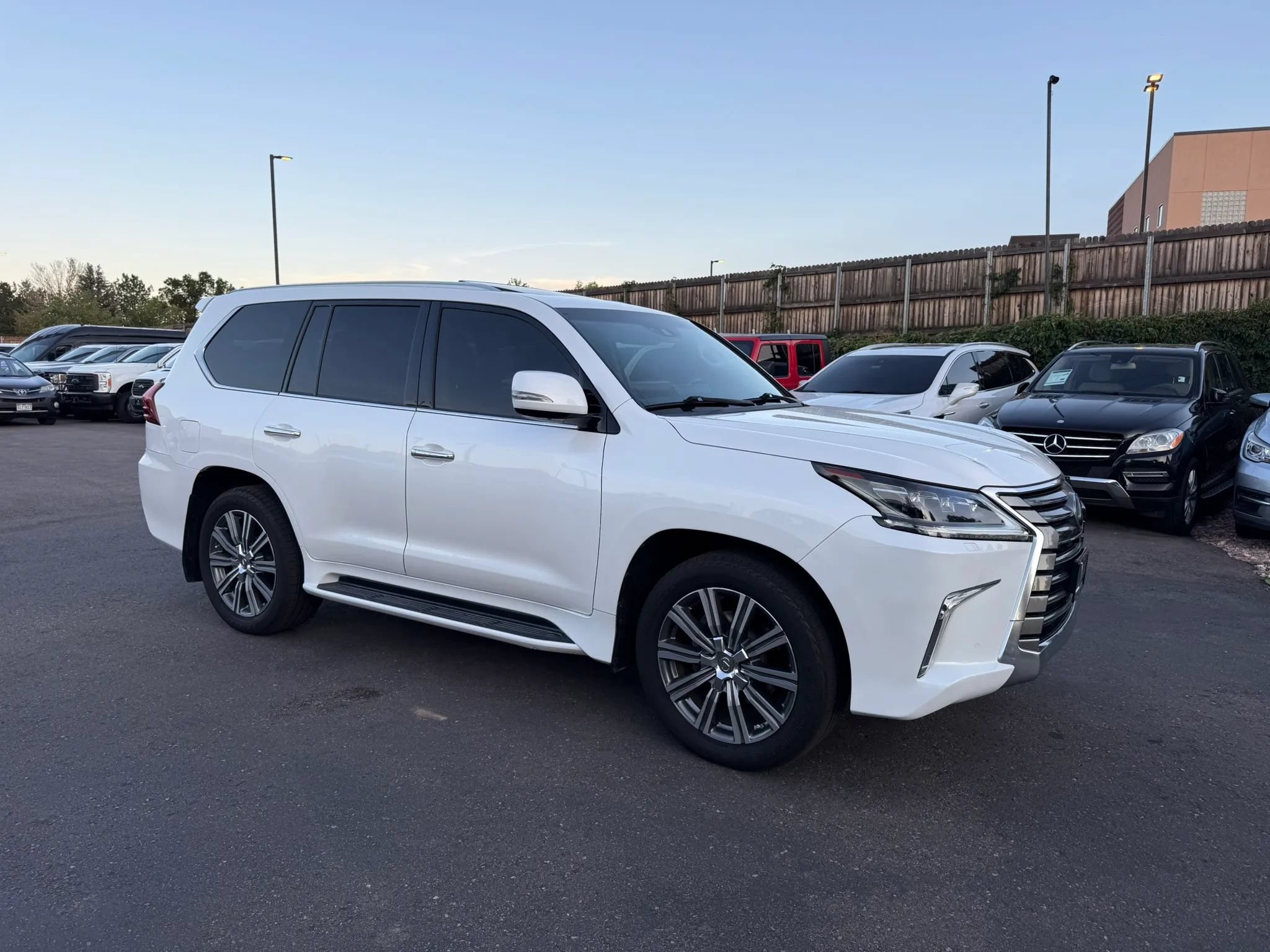 Used 2017 Lexus LX 570 4WD image 12