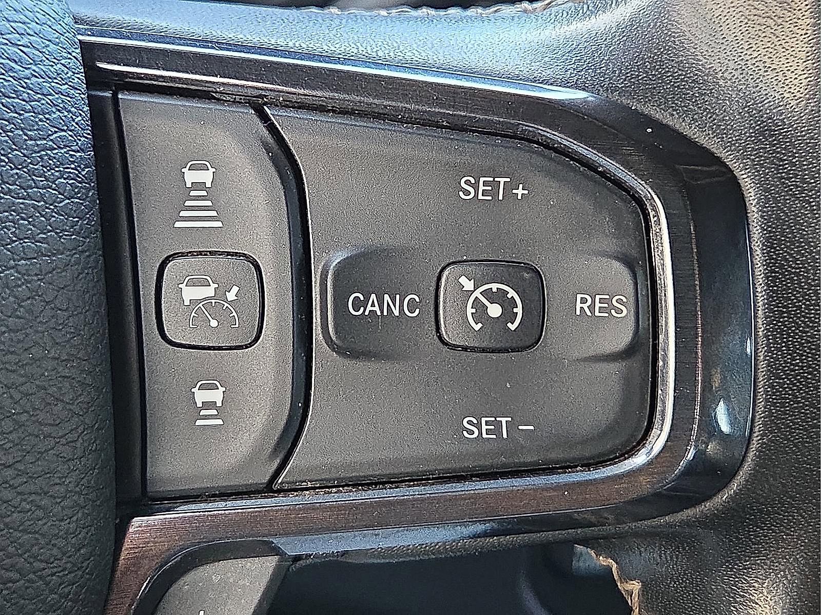 Used 2024 RAM 2500 Limited image 19