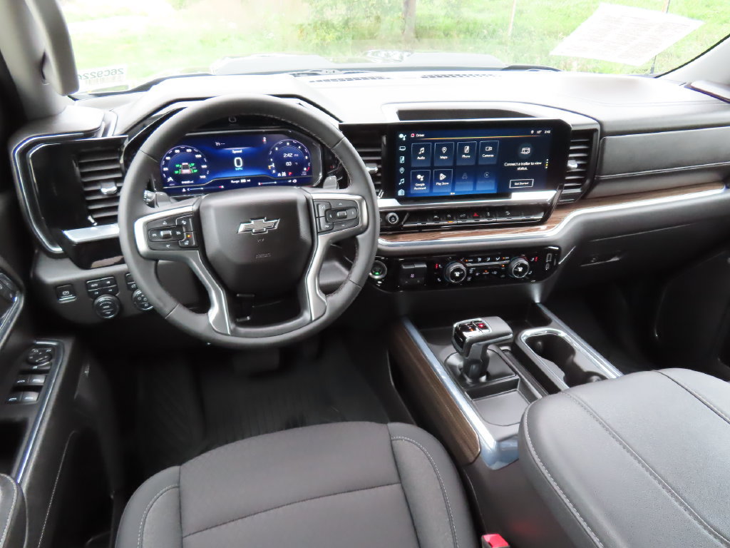 Certified 2024 Chevrolet Silverado 1500 LT Trail Boss w/ Convenience Package II AWD/4WD image 4