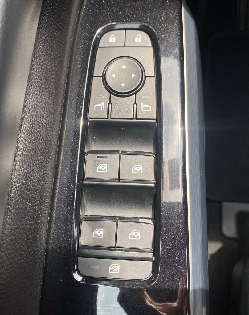 Used 2023 Nissan Pathfinder SL image 27