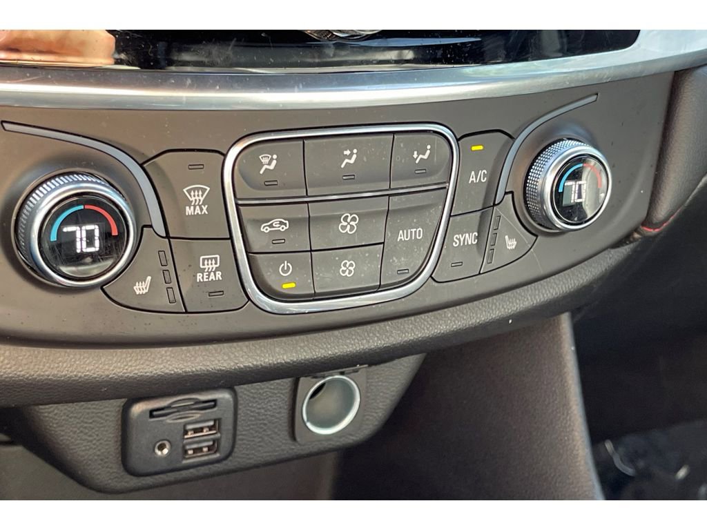 Used 2022 Chevrolet Traverse RS image 28