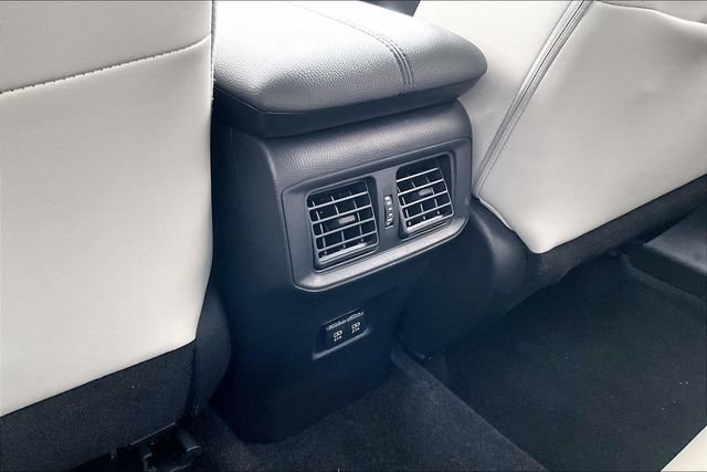 Used 2020 Toyota RAV4 Limited AWD/4WD image 10