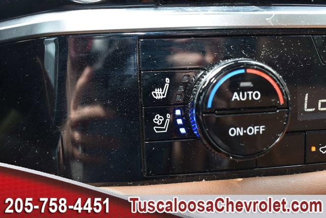 Used 2024 Nissan Pathfinder Platinum FWD image 44