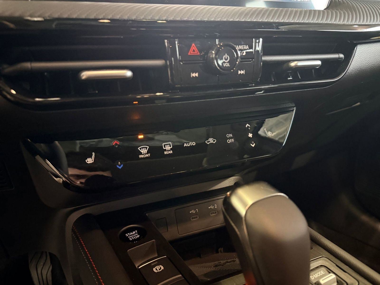 New 2026 Nissan Kicks SR w/ SR Premium Package image 27