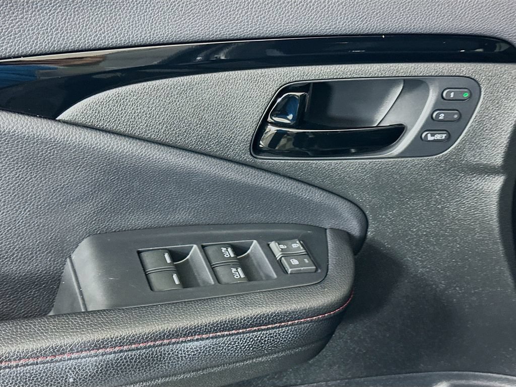 Certified 2024 Honda Passport Black Edition image 17