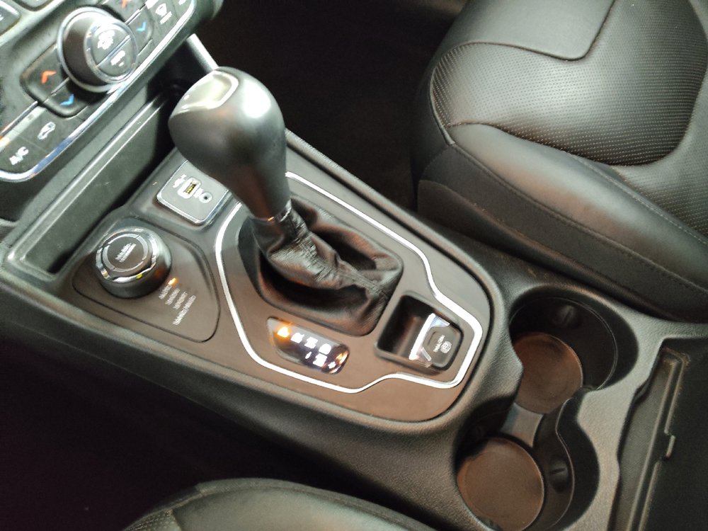 Used 2019 Jeep Cherokee High Altitude AWD/4WD image 26