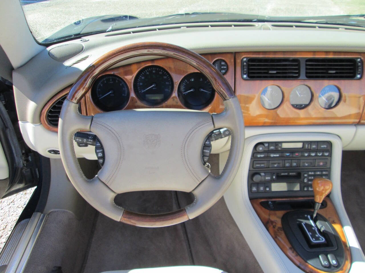 Used 1998 Jaguar XK8 XK8 2dr Convertible image 3