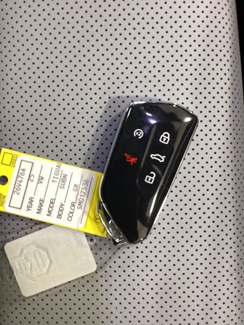 Used 2025 Volkswagen Tiguan SE R-Line AWD/4WD image 26