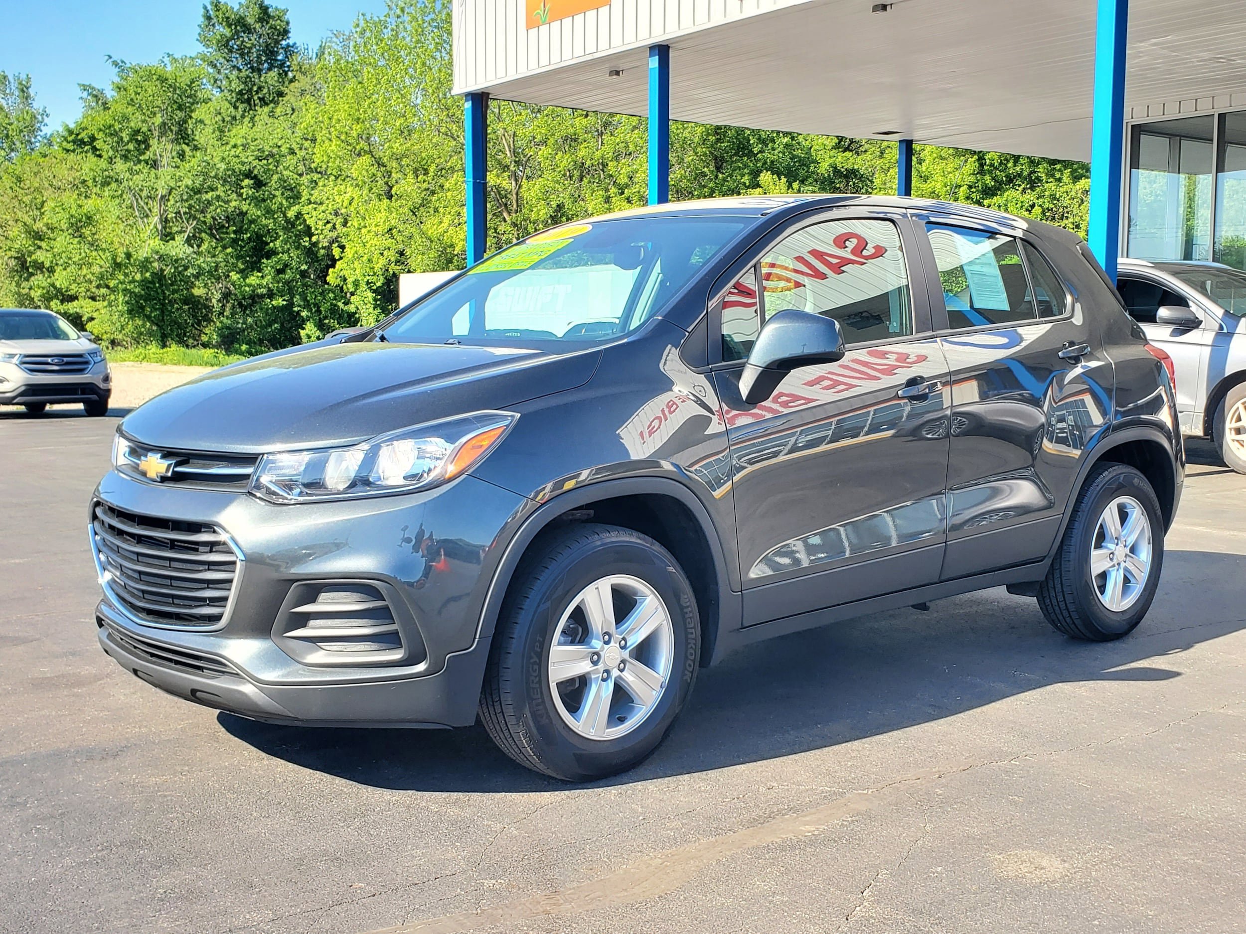 Used 2019 Chevrolet Trax LS AWD/4WD image 2