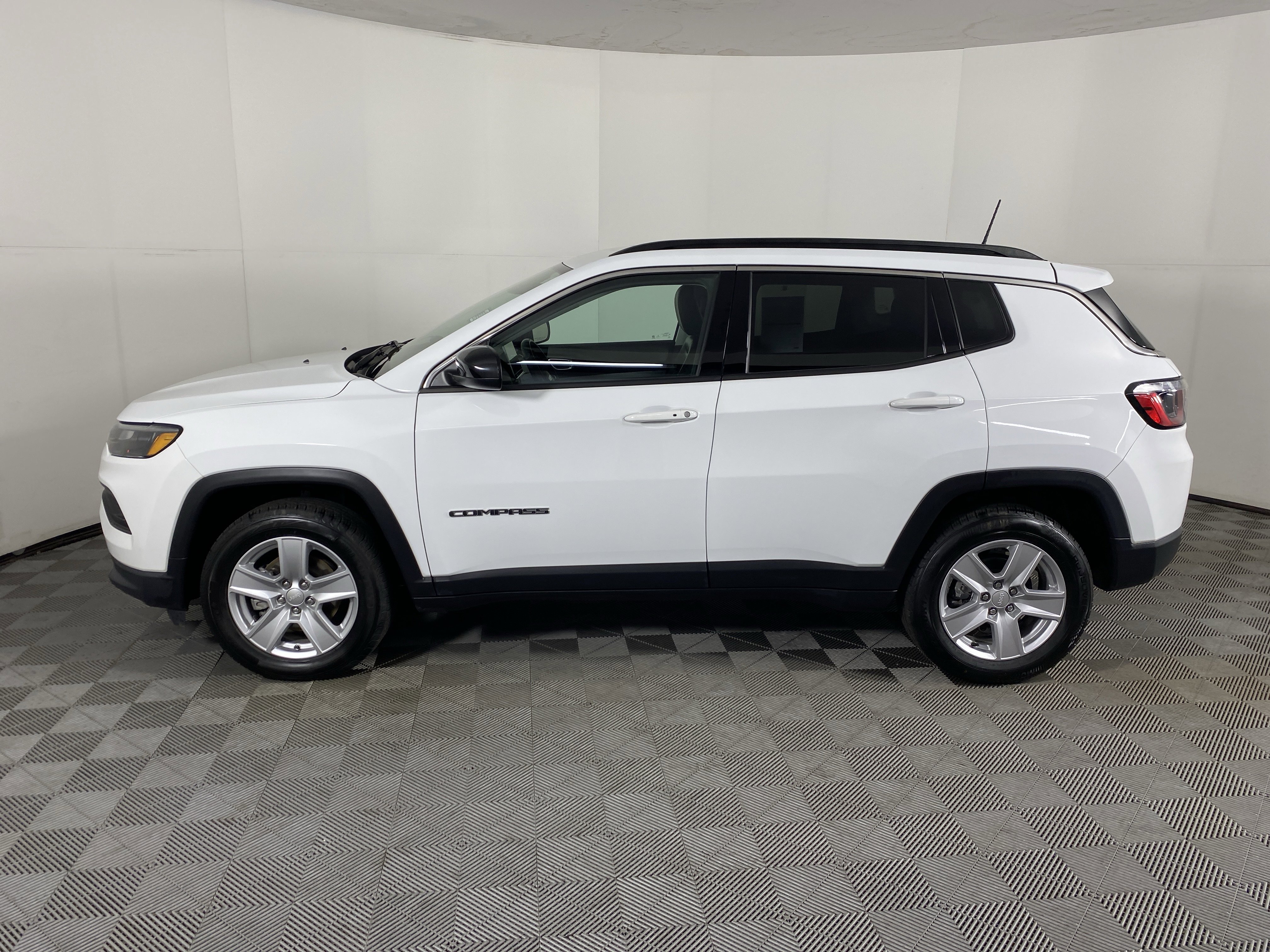 Used 2022 Jeep Compass Latitude w/ Convenience Group image 10