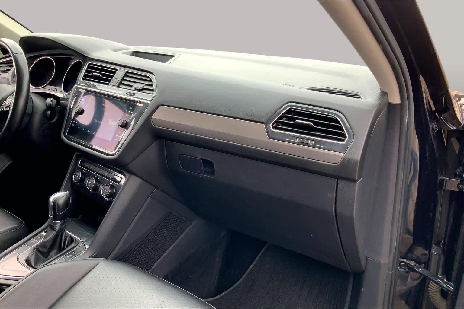Used 2019 Volkswagen Tiguan SE FWD image 19