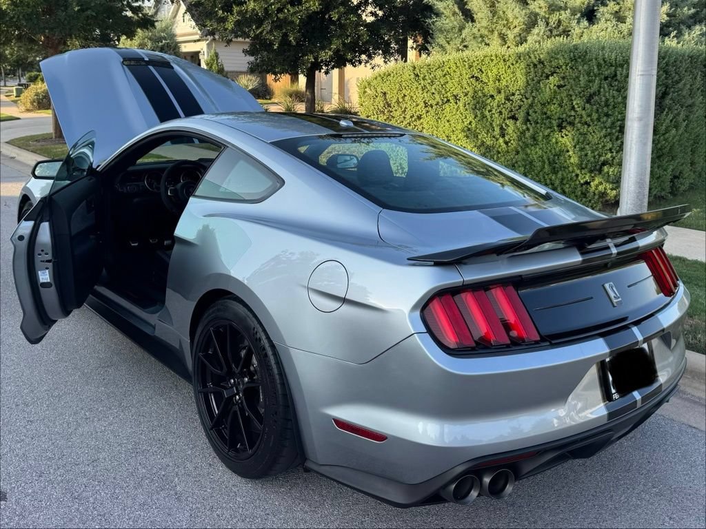 Used 2020 Ford Mustang Shelby GT350 w/ Technology Package RWD image 13