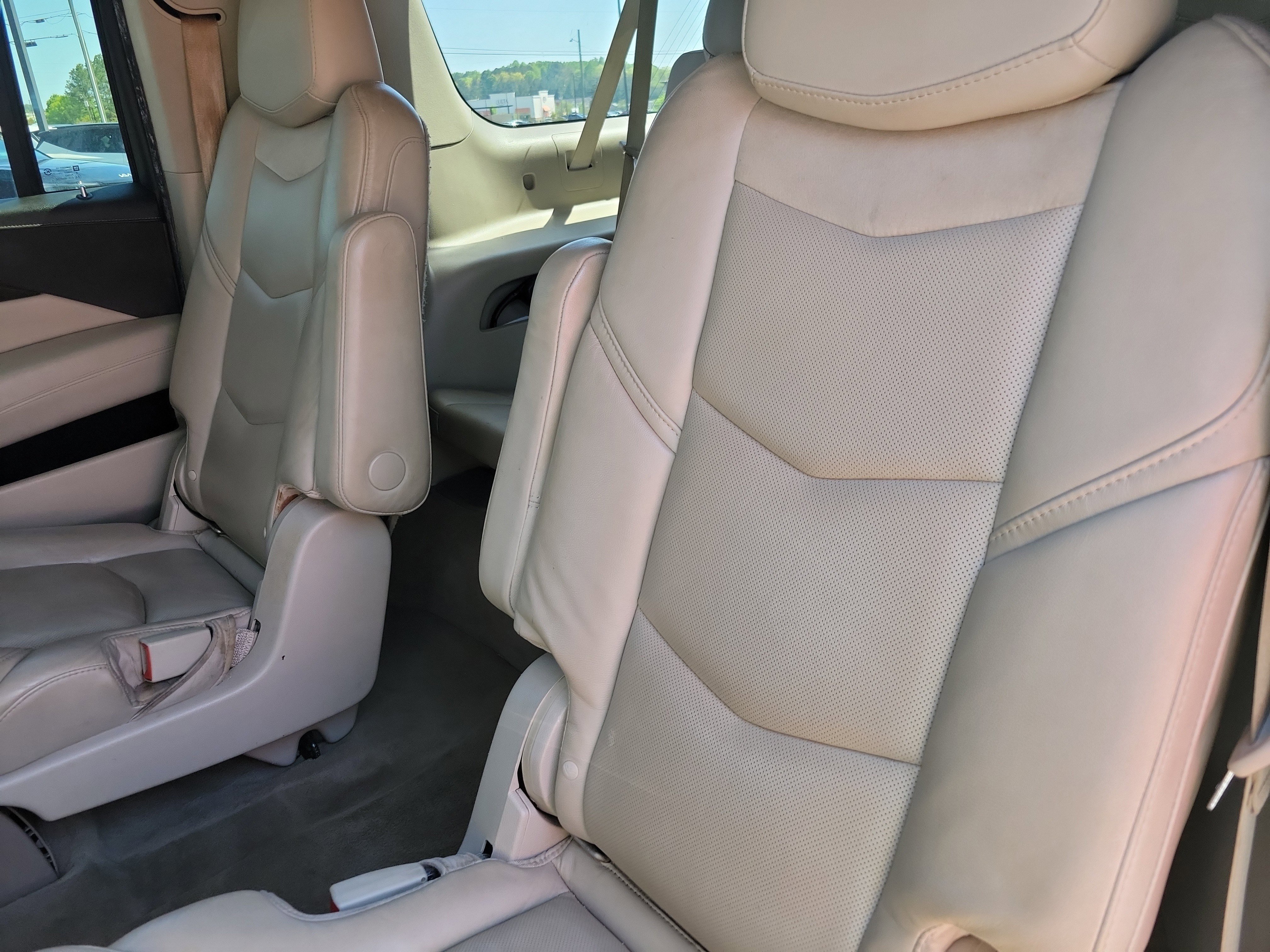 Used 2018 Cadillac Escalade ESV Luxury image 10