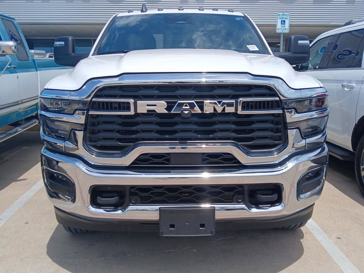 Used 2025 RAM 3500 Tradesman AWD/4WD image 4