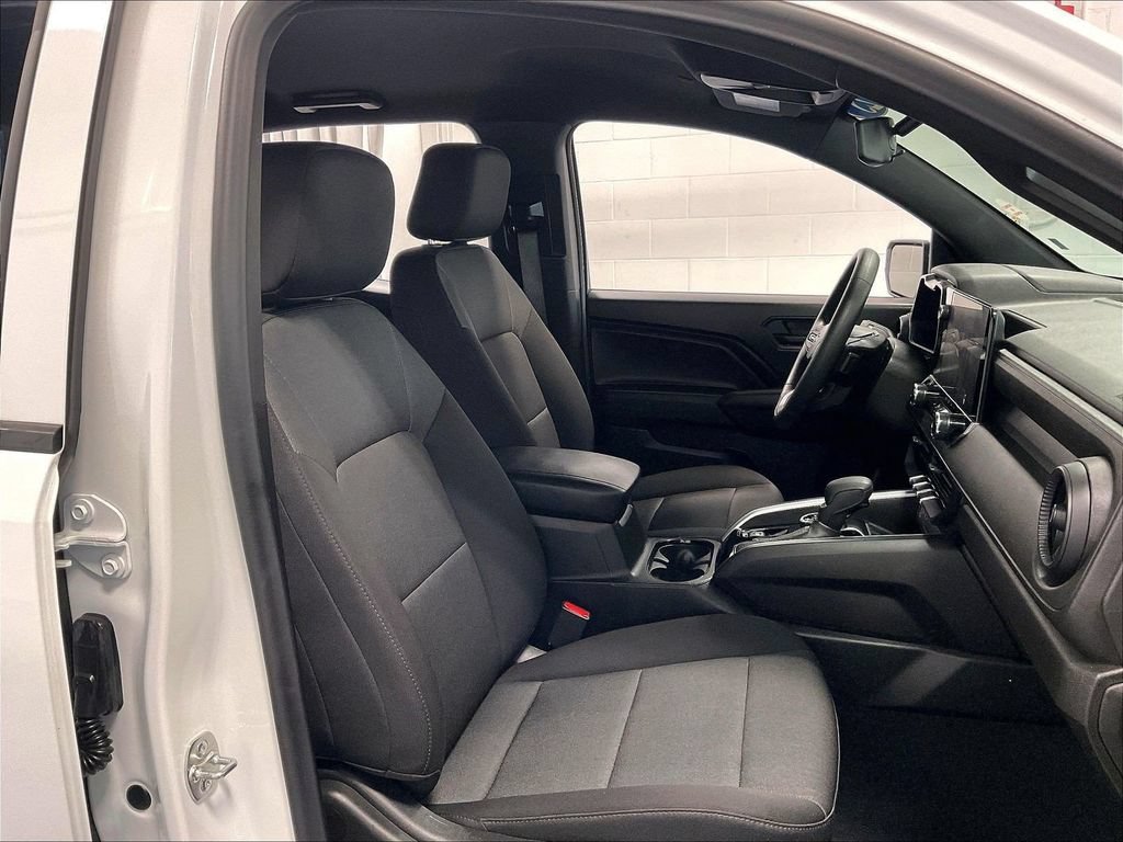Used 2025 Chevrolet Colorado Trail Boss AWD/4WD image 11
