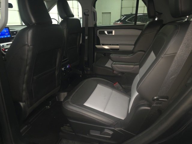 Used 2023 Ford Explorer XLT w/ Equipment Group 202A image 15