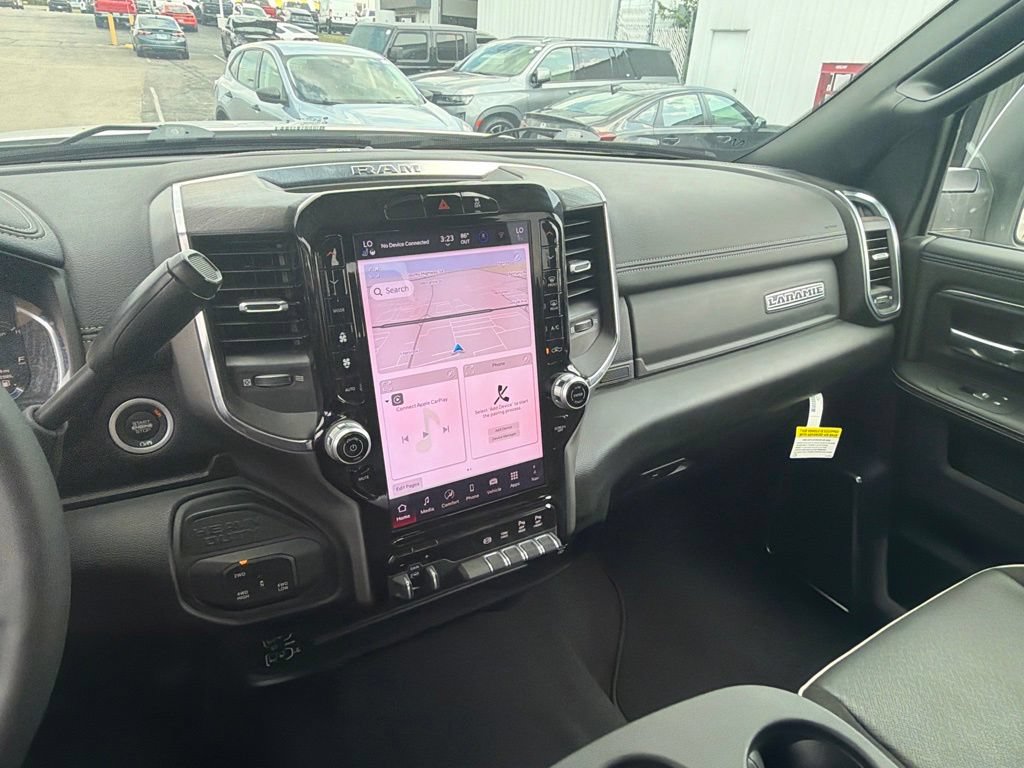 Used 2026 RAM 2500 Laramie AWD/4WD image 15