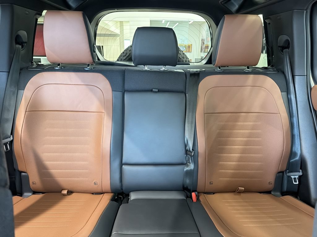 New 2026 Land Rover Defender 110 OCTA AWD/4WD image 26