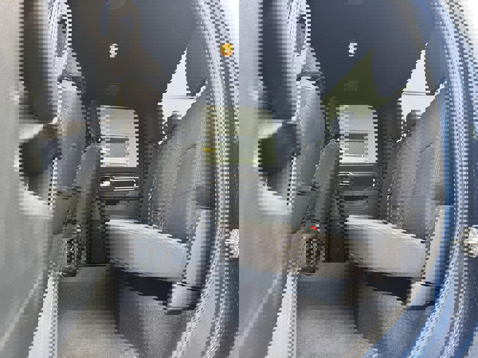 Used 2024 RAM 2500 Big Horn w/ Sport Appearance Package image 9