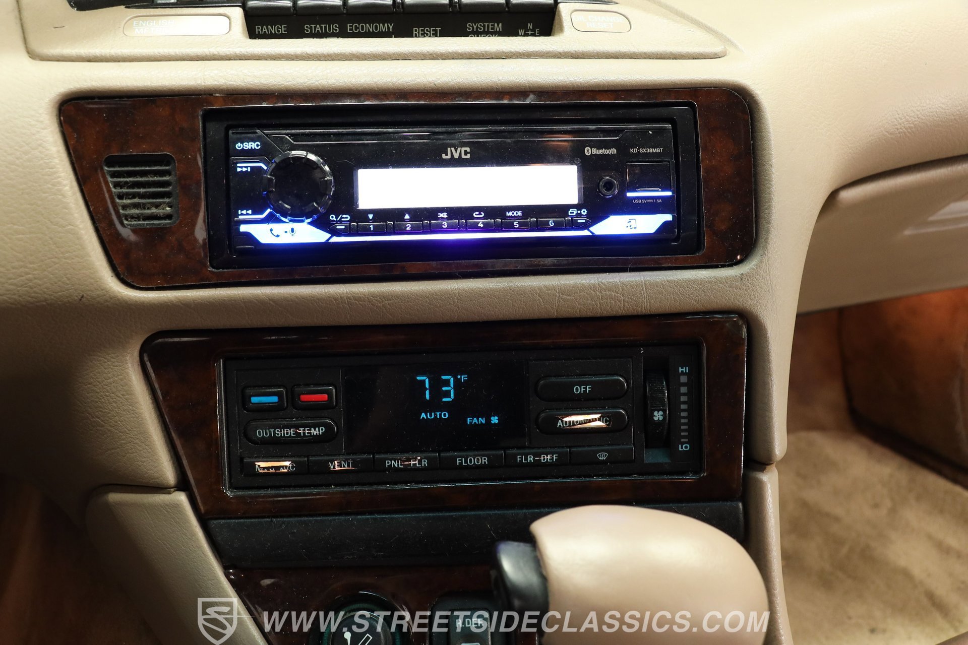 Used 1993 Lincoln Mark VIII image 38