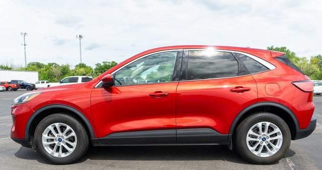 Used 2020 Ford Escape SE image 9