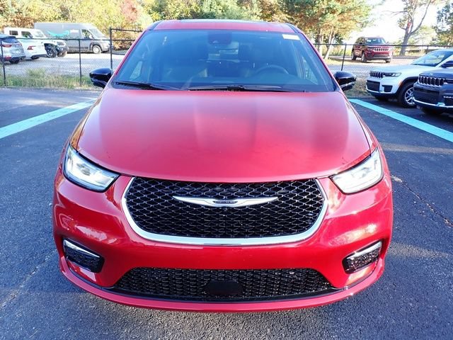 New 2026 Chrysler Pacifica Select AWD/4WD image 10