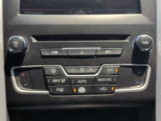 Used 2016 Ford Fusion SE FWD image 24