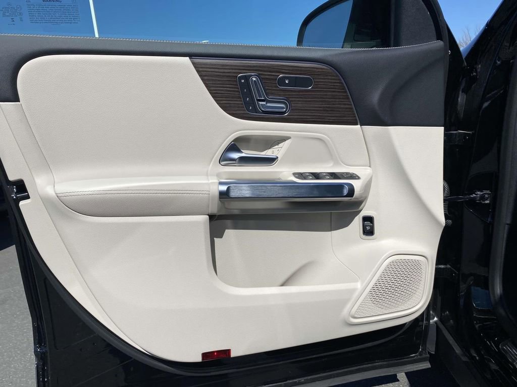 Certified 2025 Mercedes-Benz GLB 250 image 16