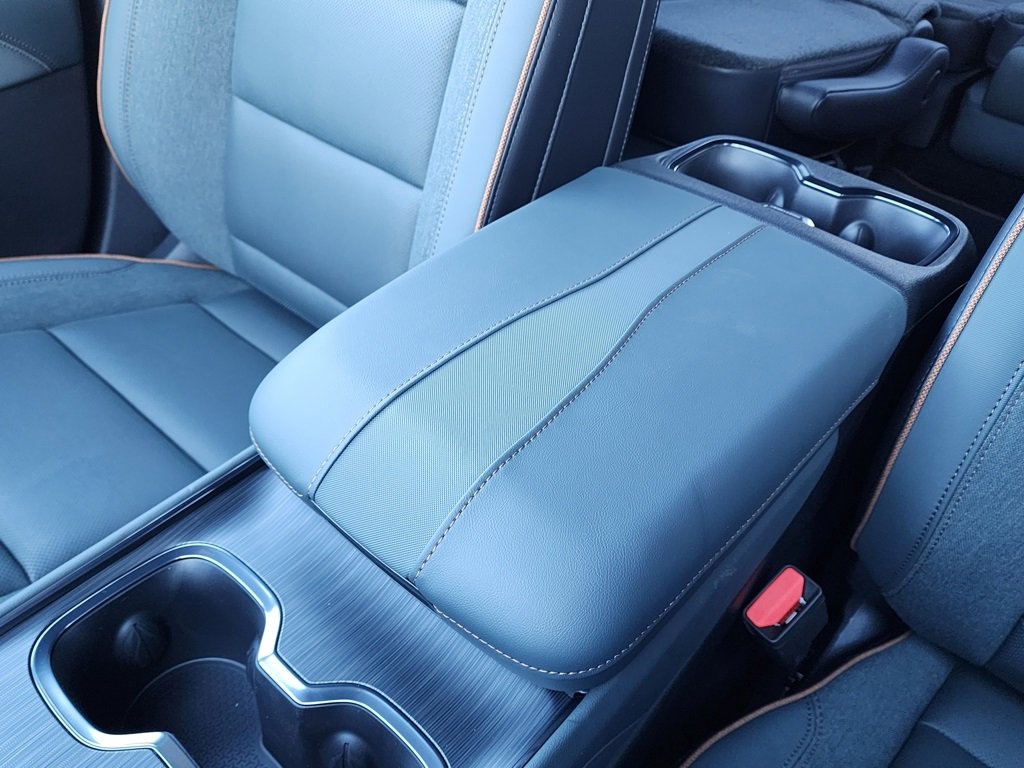 New 2026 GMC Acadia AT4 w/ Luxury Package image 34