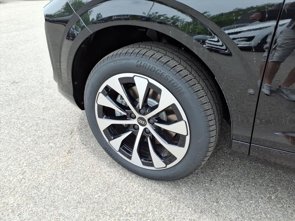 New 2026 Audi Q3 quattro 2.0T AWD/4WD image 9