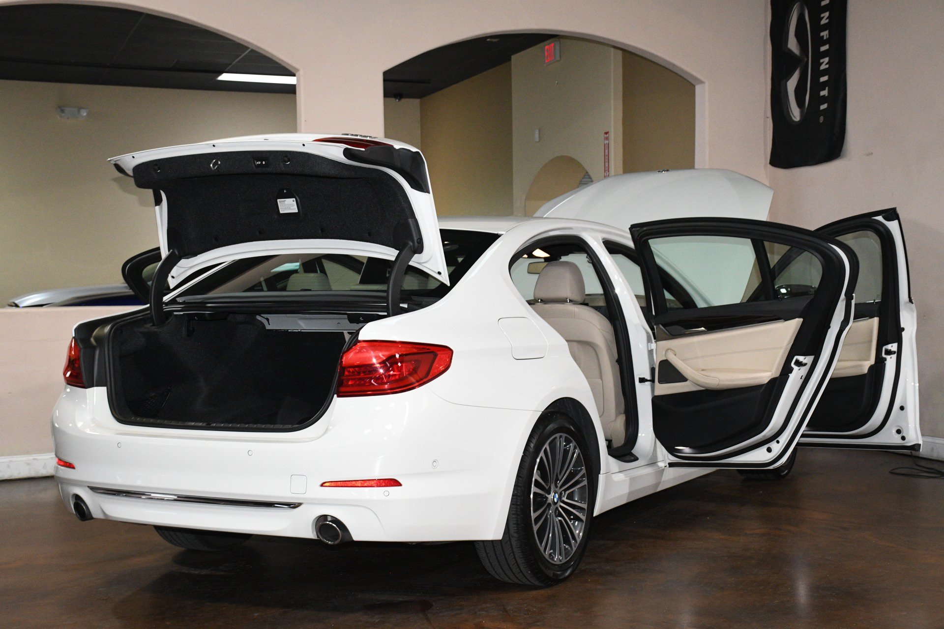 Used 2020 BMW 530i w/ Premium Package RWD image 91