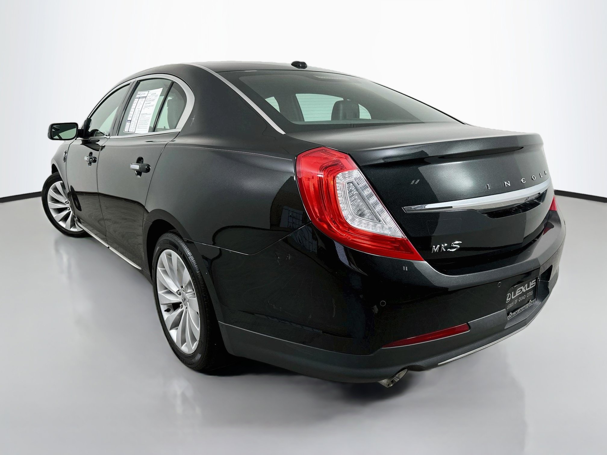 Used 2015 Lincoln MKS FWD image 5
