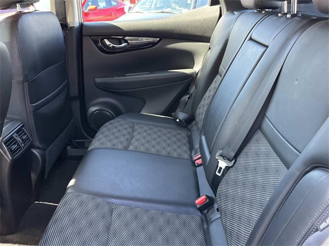 Used 2022 Nissan Rogue Sport SV w/ Technology Package image 19