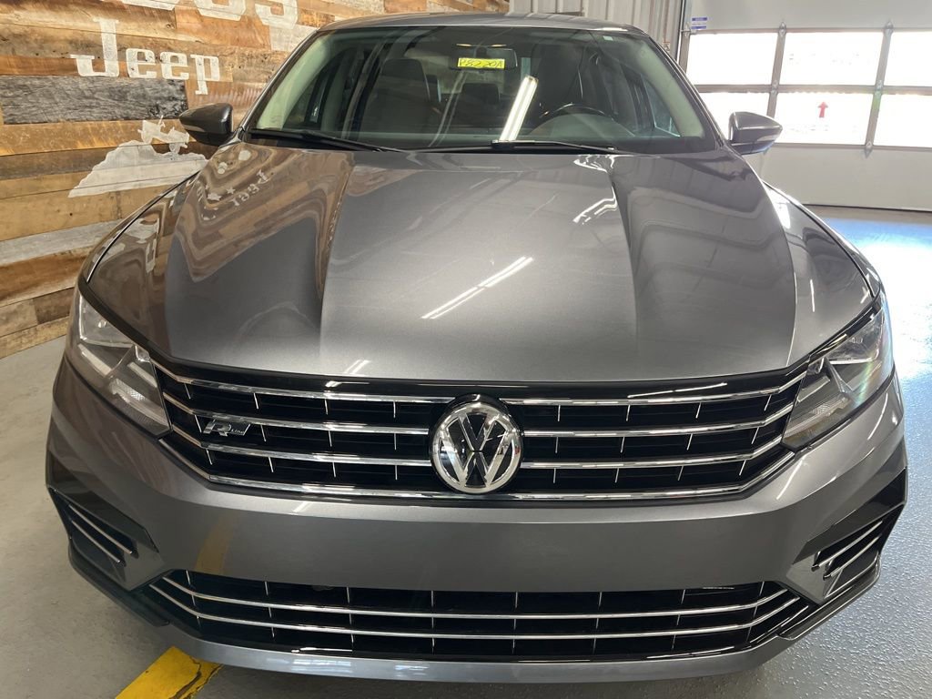 Used 2017 Volkswagen Passat 1.8T R-Line image 7